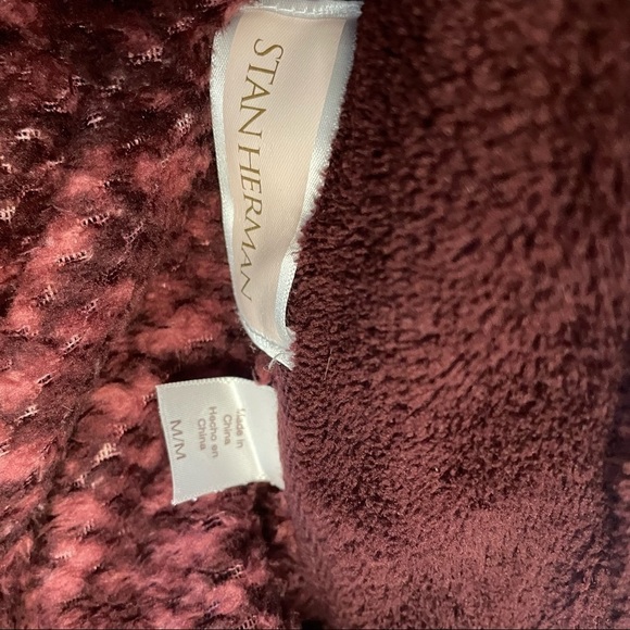 Stan Herman Fuzzy Teddy Bear Maroon Pullover Size Medium - Picture 3 of 4